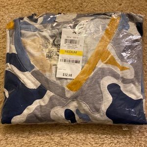 LAST CHANCE American Rag cie v neck Camo t shirt blue yellow grey